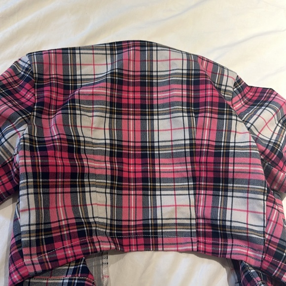 Cute cropped top. - Picture 5 of 8